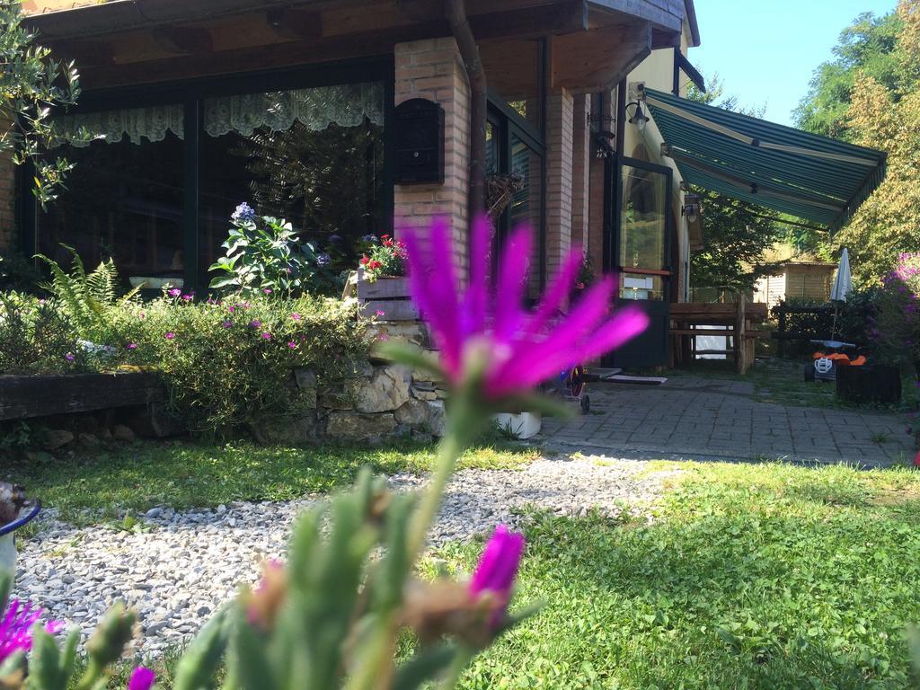 Agriturismo La Taverna Del Nonno Borzonasca Exterior foto
