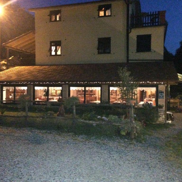 Agriturismo La Taverna Del Nonno Borzonasca Exterior foto